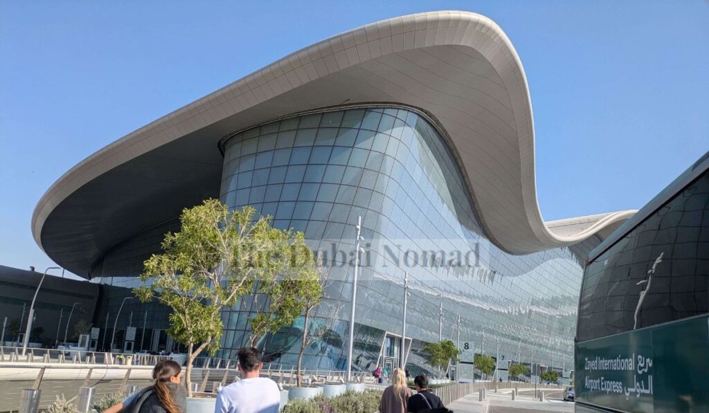 How to Get to Dubai by Bus from Zayed International Airport (Abu Dhabi)