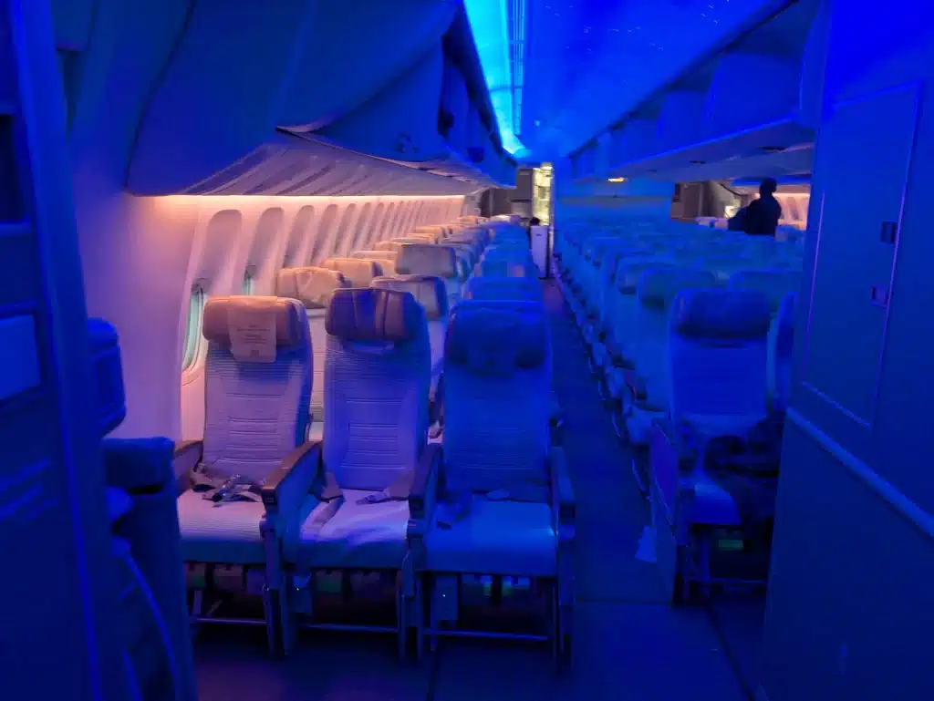 The Dubai Nomad - Emirates 777 Review - seats