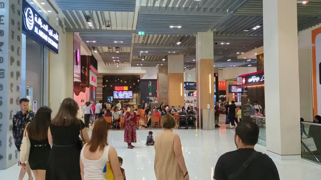 The Dubai Nomad - Walking in Dubai Mall.